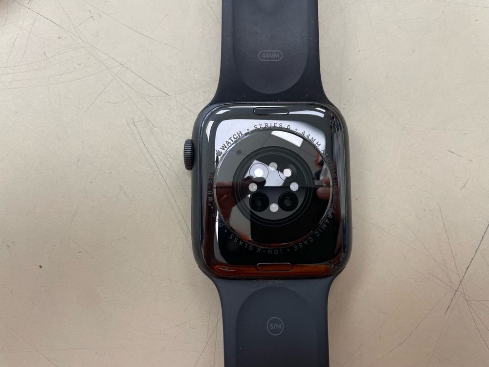 Смарт-часы Apple Watch Series 6 44 мм