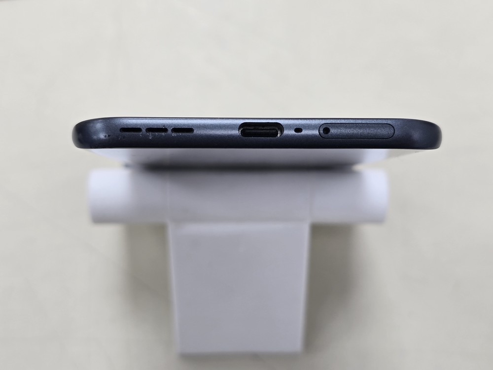 Смартфон Tecno Spark Slim 8/256