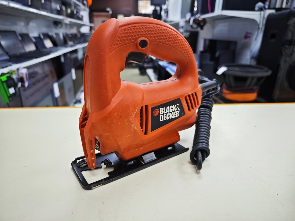 Лобзик Black & Decker KS495