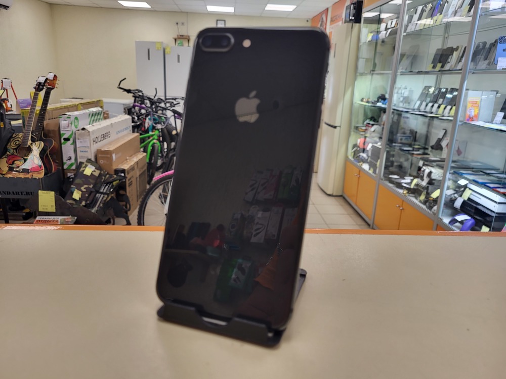 Смартфон Apple iPhone 8 Plus 64Gb