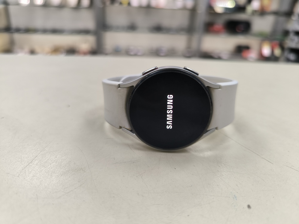 Смарт-часы Samsung Galaxy Watch 4 40mm