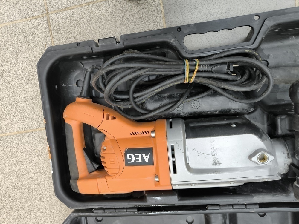 Перфоратор AEG PN11E;