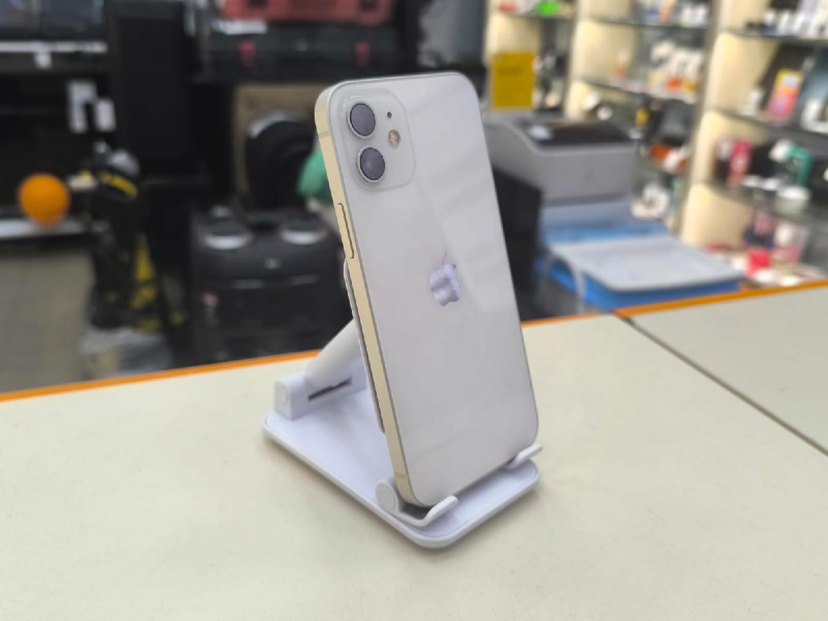 Смартфон Apple iPhone 12 64Gb