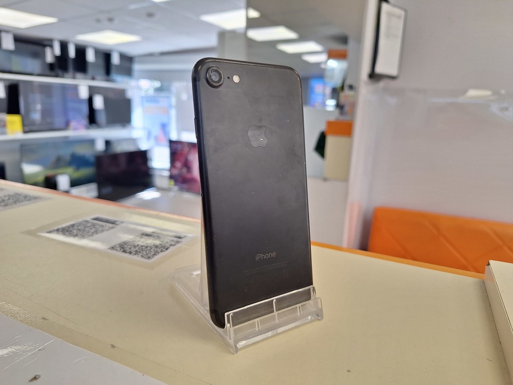Смартфон Apple iPhone 7 32Gb