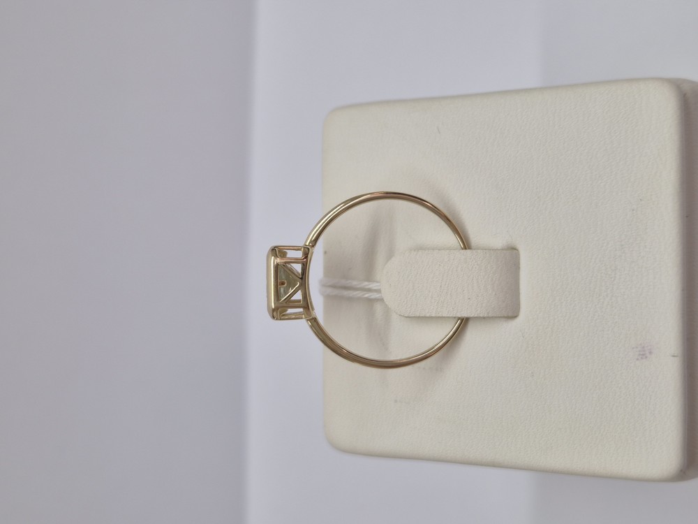 КОЛКМ585 КОЛЬЦО С КАМНЕМ (Au 585)