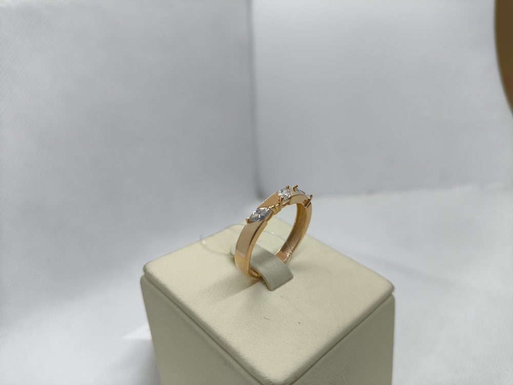 КОЛЬЦО С КАМНЯМИ (Au 585)