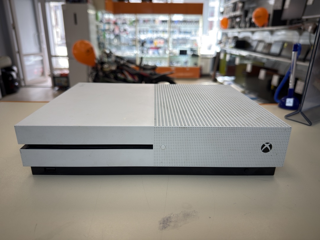 Игровая приставка Xbox One S 1TB