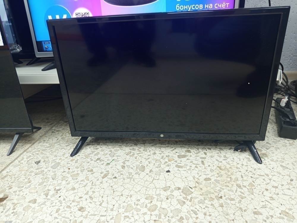 LED Телевизор HI VHIX-24H152MSY