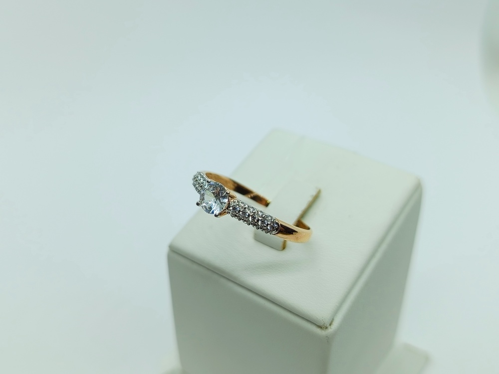 КОЛЬЦО С КАМНЯМИ (Au 585)