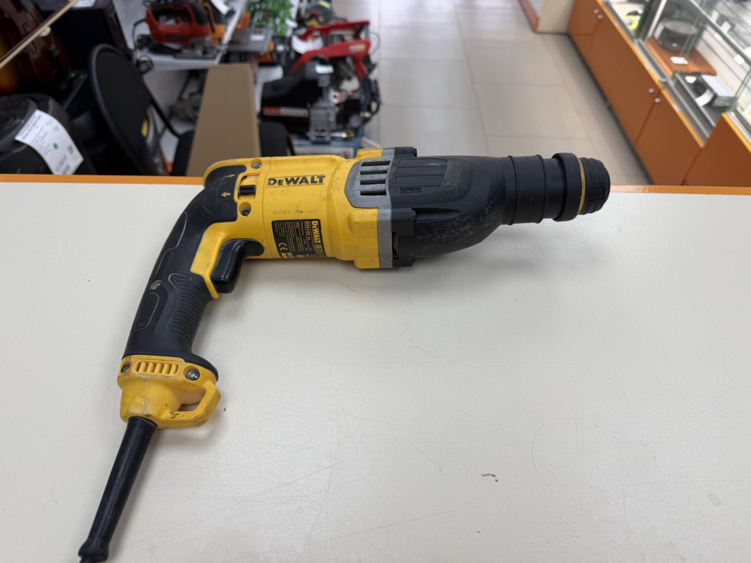 Перфоратор Dewalt D25143K