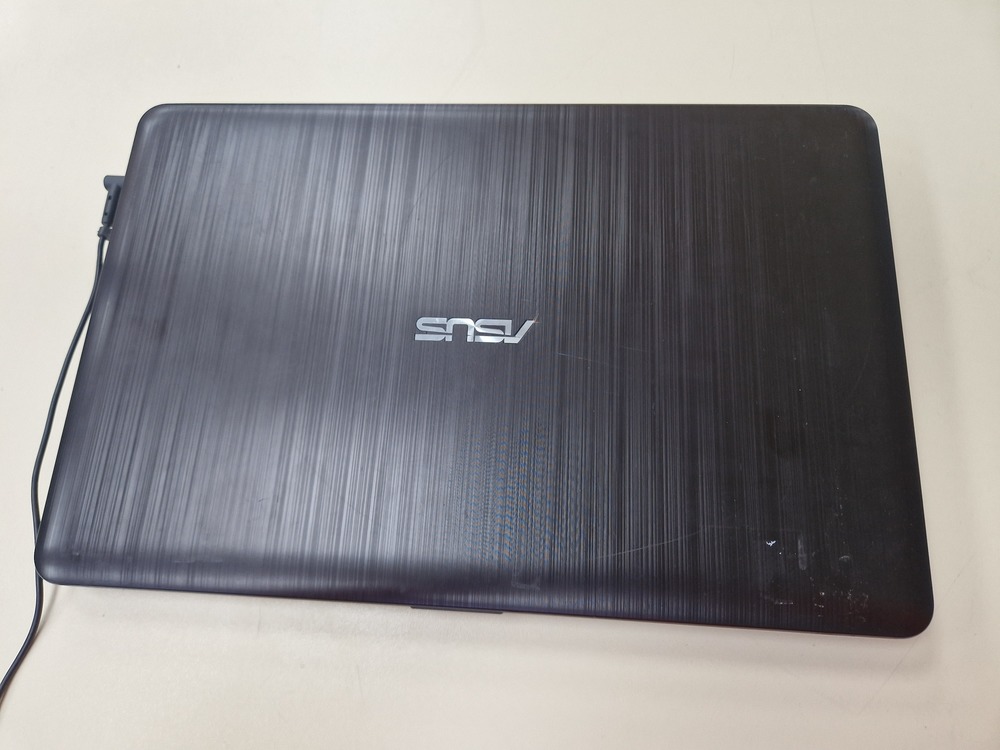Ноутбук ASUS VivoBook R540B; A6-9225, Radeon R4 series, 8 Гб, Нет, 750 Гб