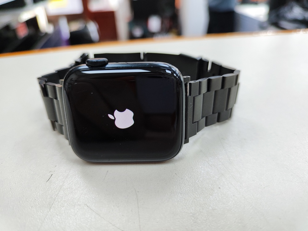 Смарт-часы Apple Watch SE 2022 44mm