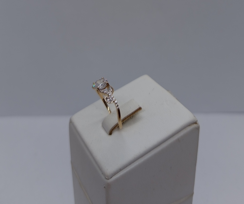 КОЛКМИ585 КОЛЬЦО С КАМНЯМИ (Au 585)