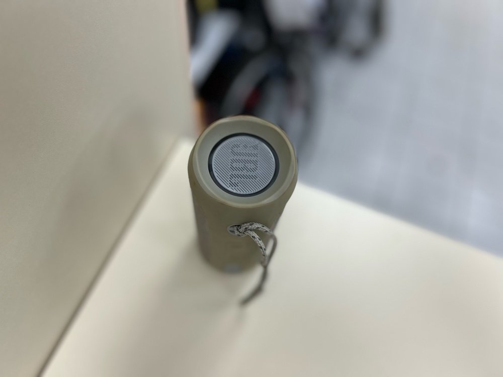 Портативная акустика JBL Flip 4