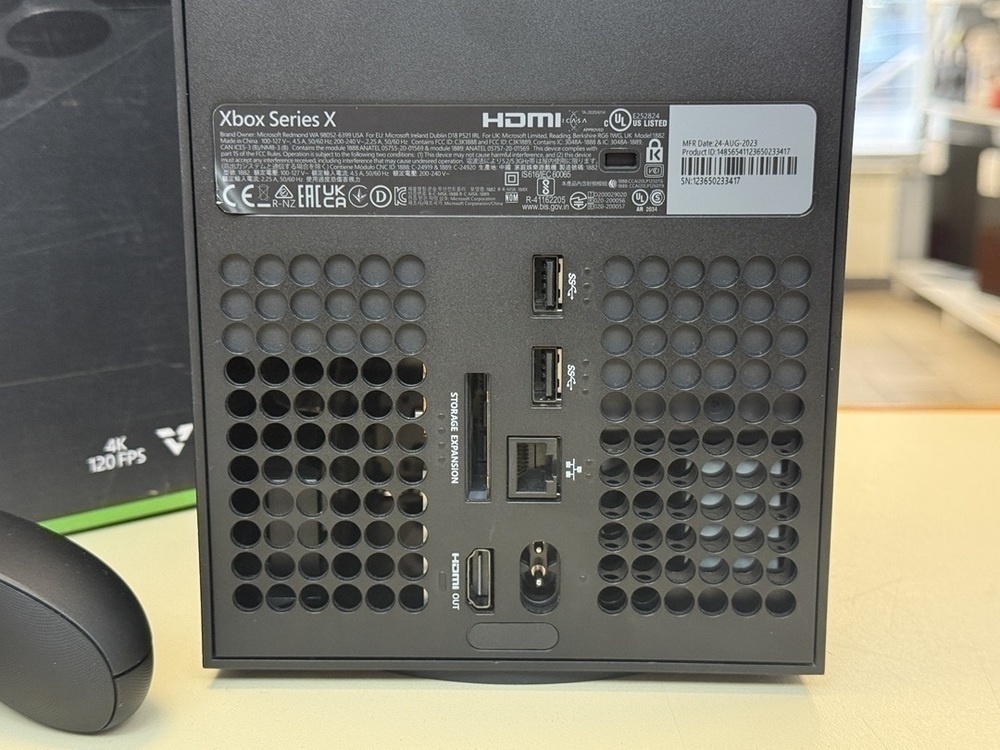 Игровая приставка Xbox Series X 1Tb