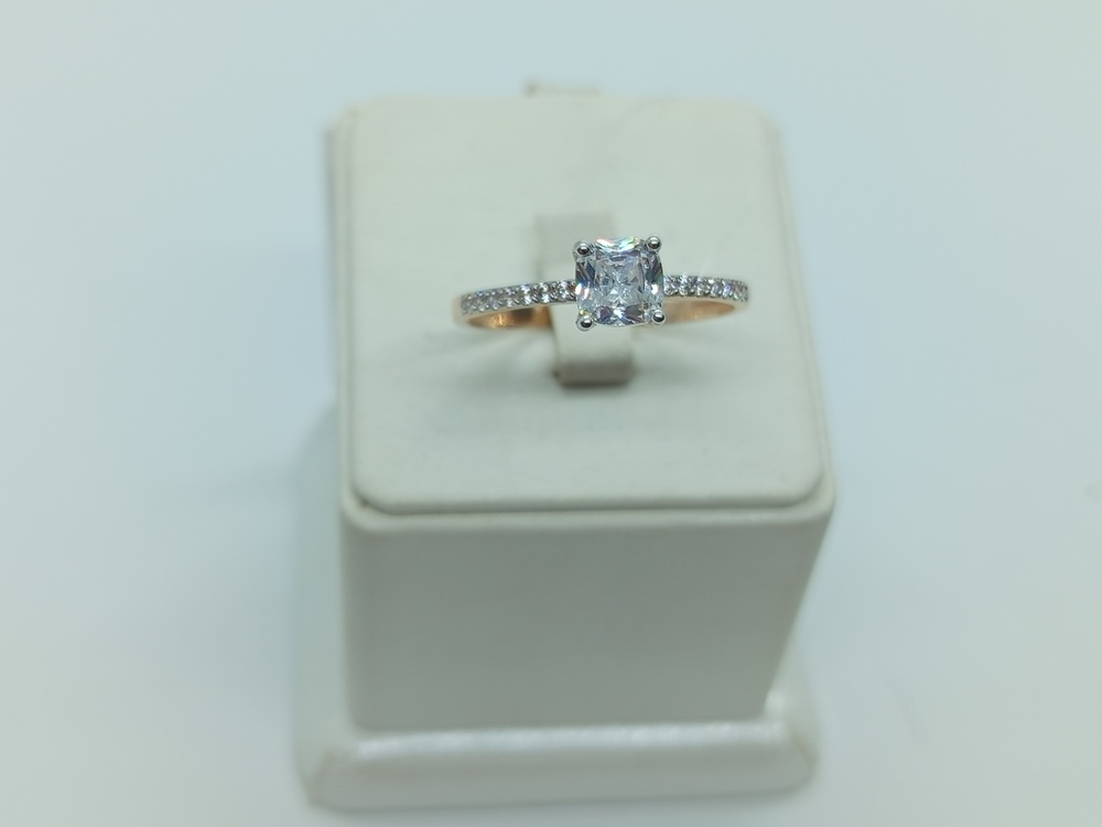 КОЛЬЦО С КАМНЯМИ (Au 585)