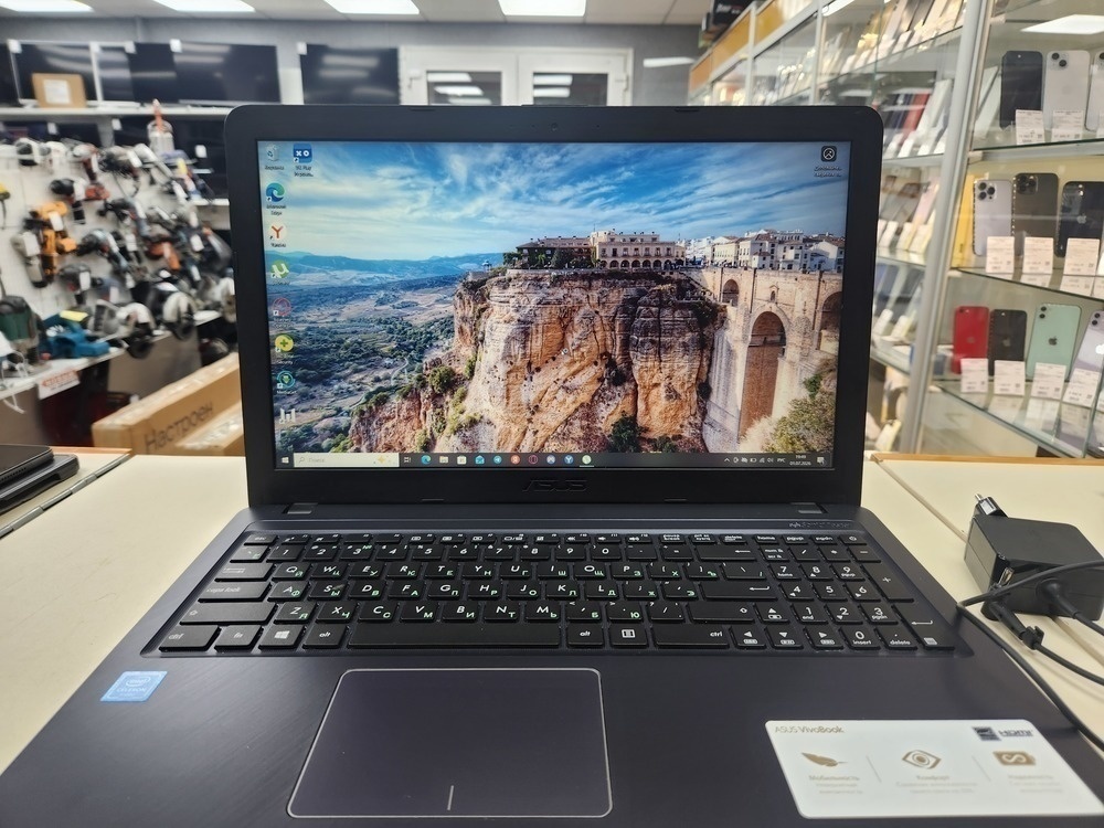 Ноутбук ASUS; Celeron N4020, Intel UHD Graphics, 4 Гб, 120 Гб, Нет