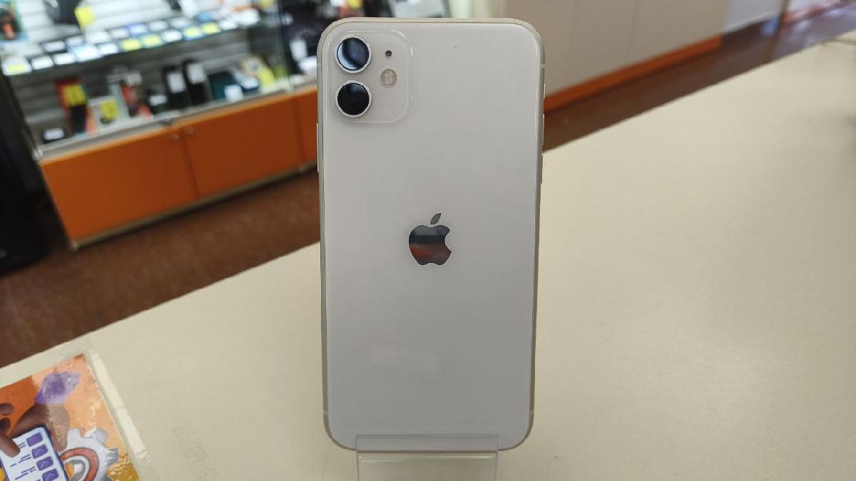 Смартфон Apple iPhone 11 128Gb