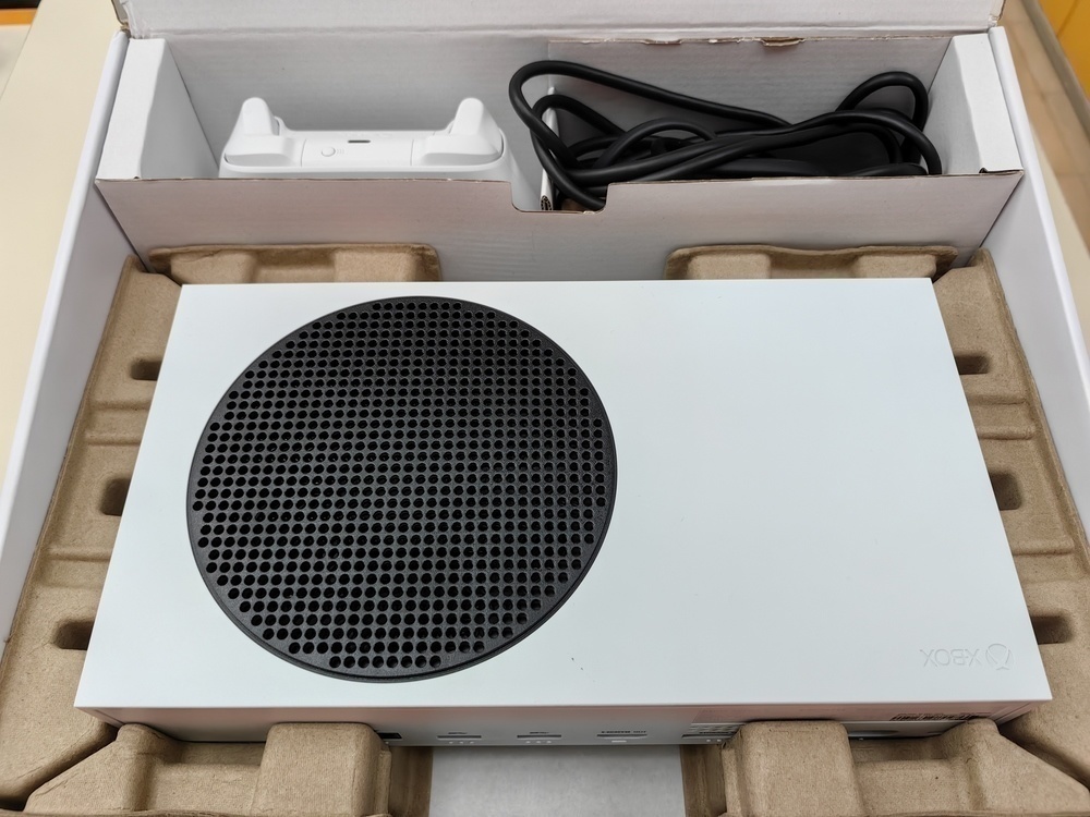 Игровая приставка Xbox Series S 512Gb SSD Игровая приставка Xbox Series S 512Gb SSD