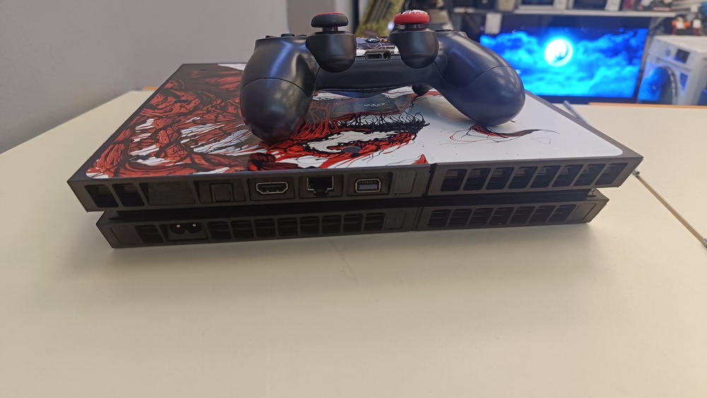 Игровая приставка PlayStation 4 FAT 500GB