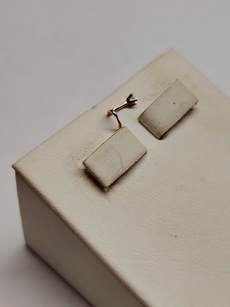 ПИРСИНГ С КАМНЕМ (Au 585)