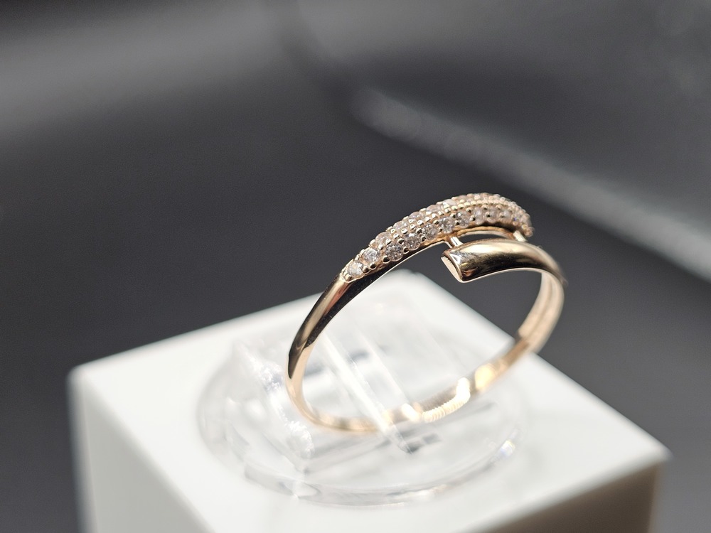 КОЛКМИ585 КОЛЬЦО С КАМНЯМИ (Au 585)