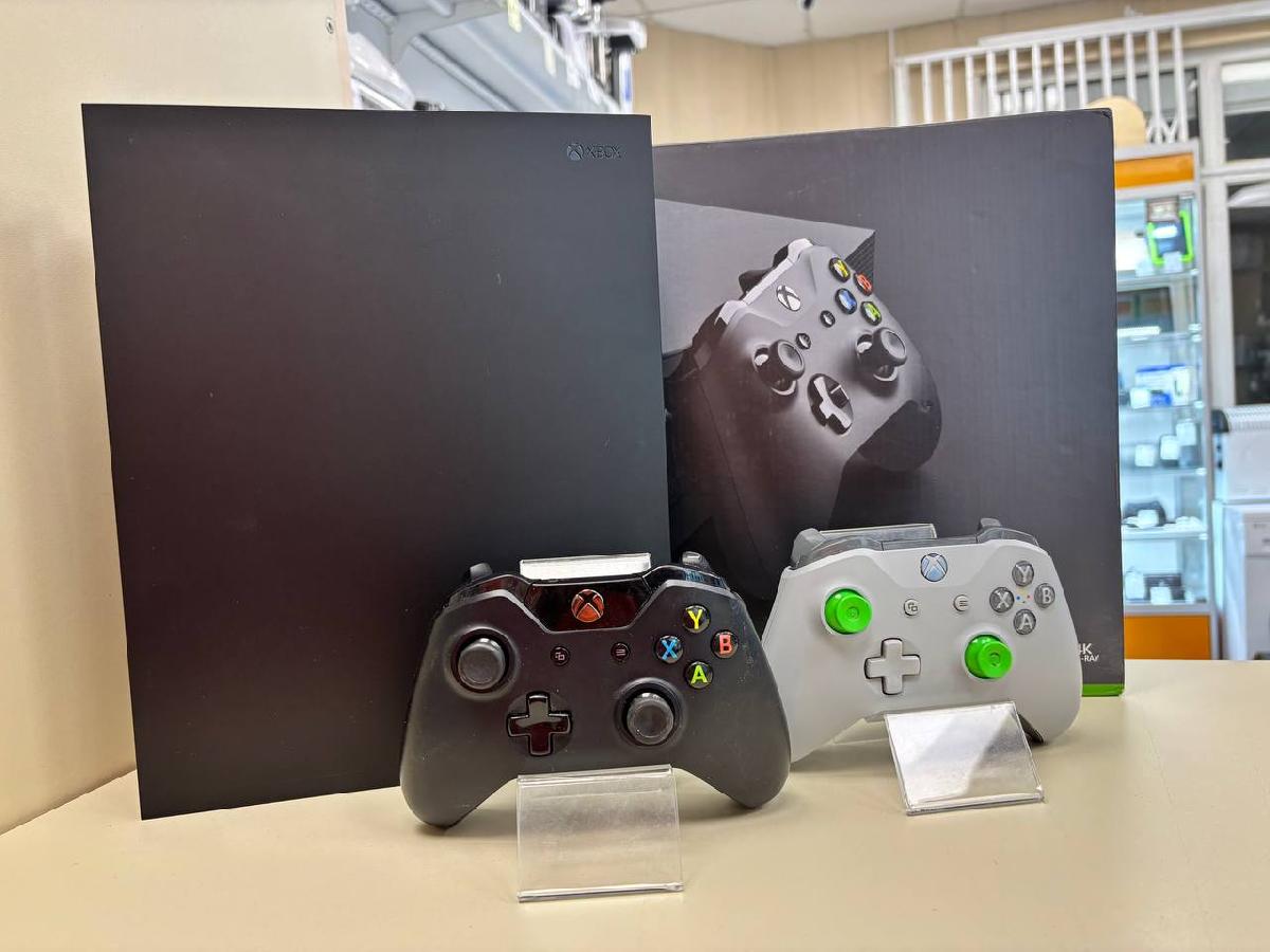 Игровая приставка Xbox One X 1Tb