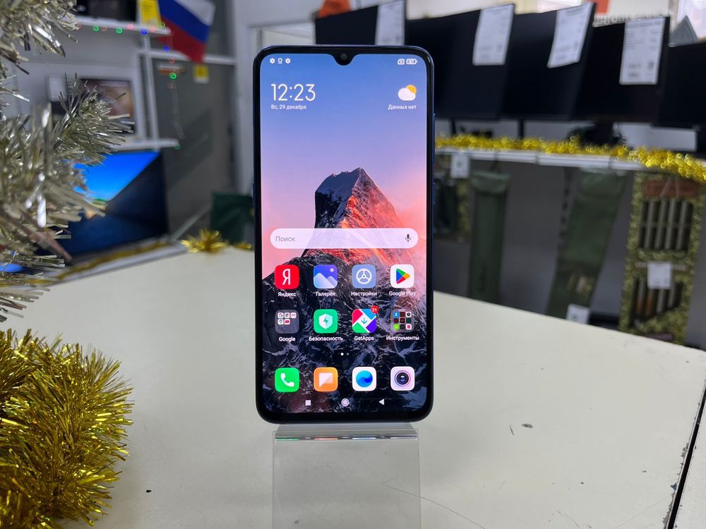 Смартфон Xiaomi Mi 9 8/128