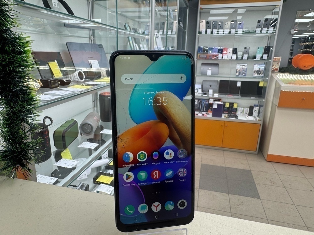 Смартфон Vivo Y35 4/64