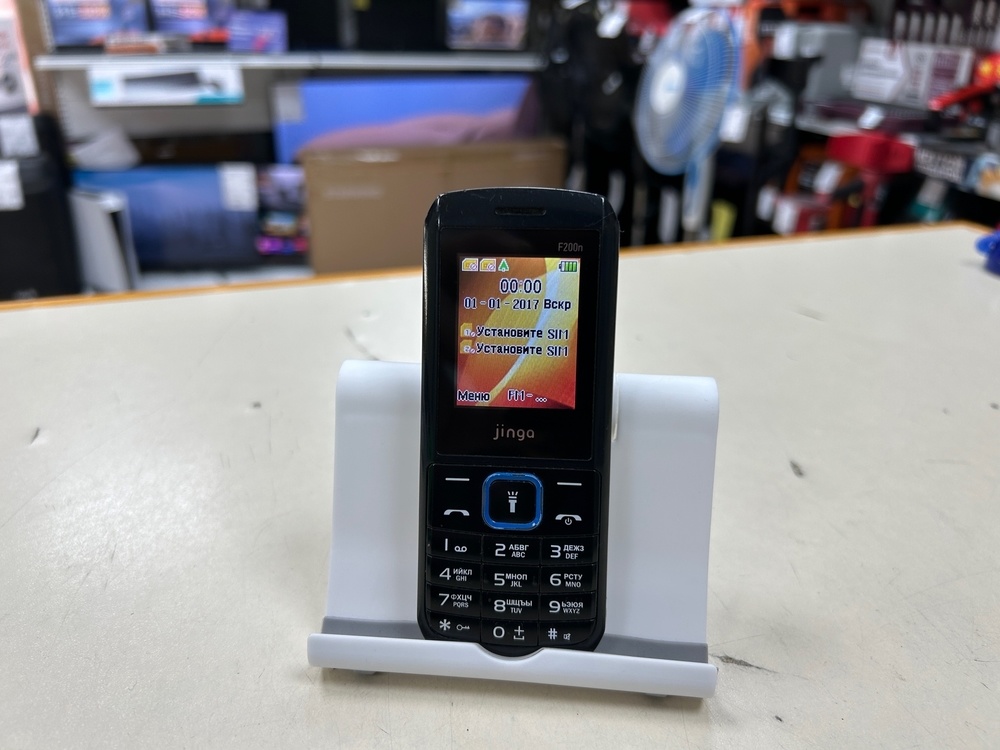 Мобильный телефон Jinga F200N