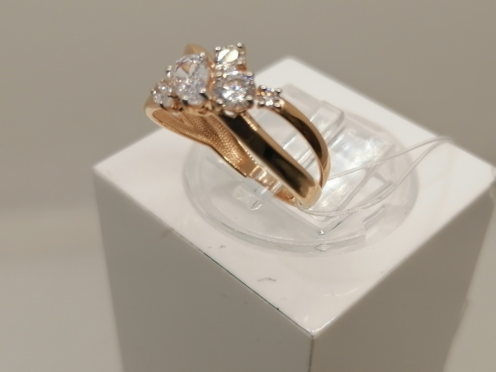 КОЛЬЦО С КАМНЯМИ (Au 585)