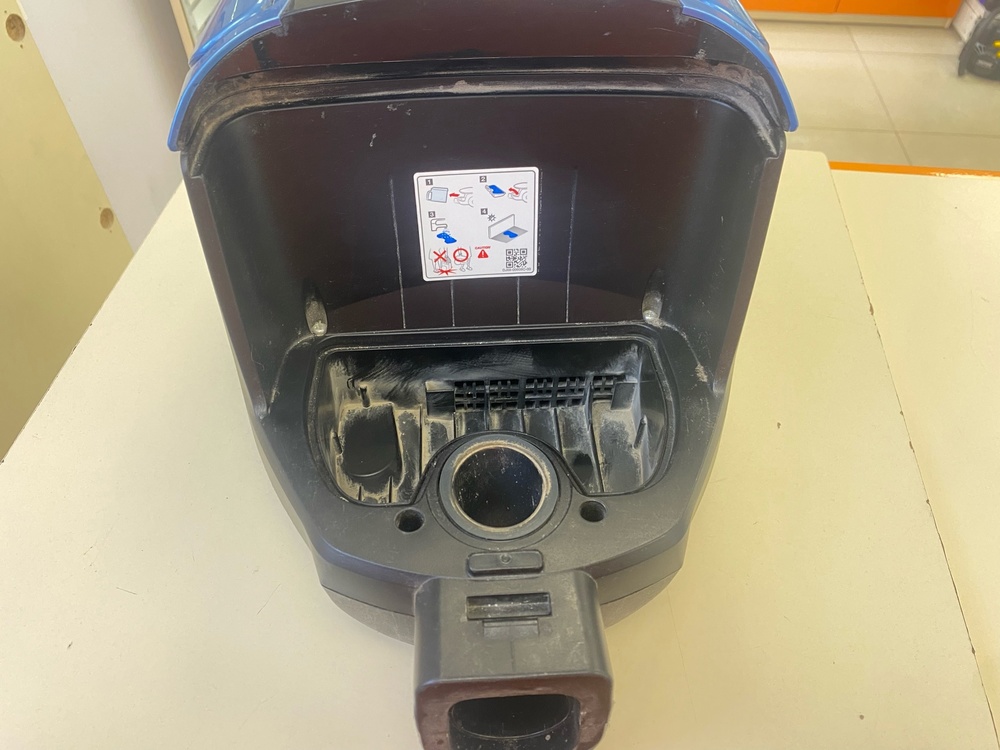 Пылесос Samsung SC18M3120VU