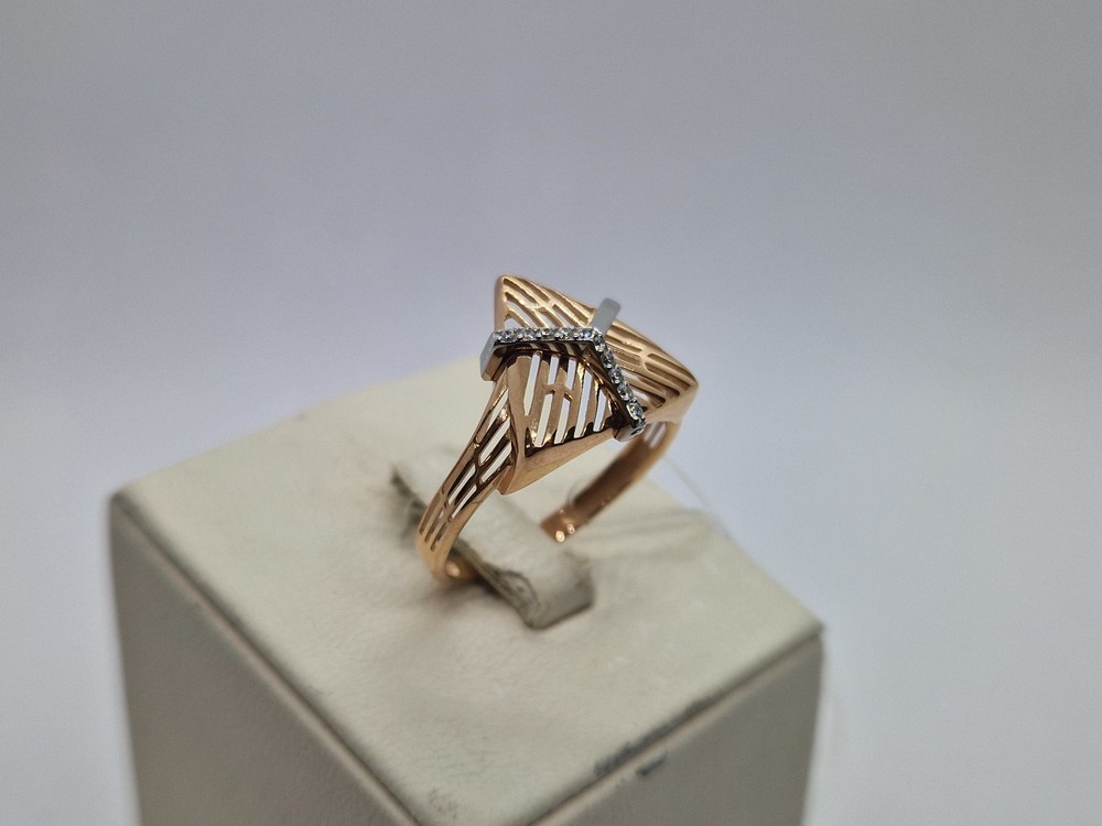 КОЛЬЦО С КАМНЯМИ (Au 585)