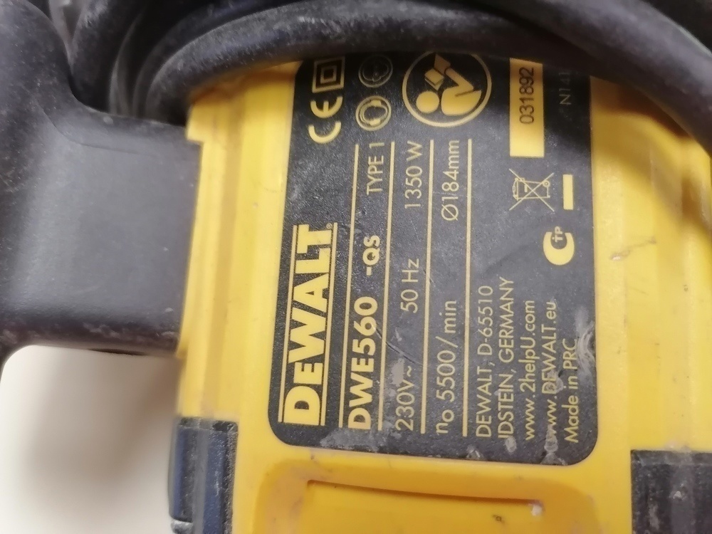 Дисковая пила Dewalt DWE 560