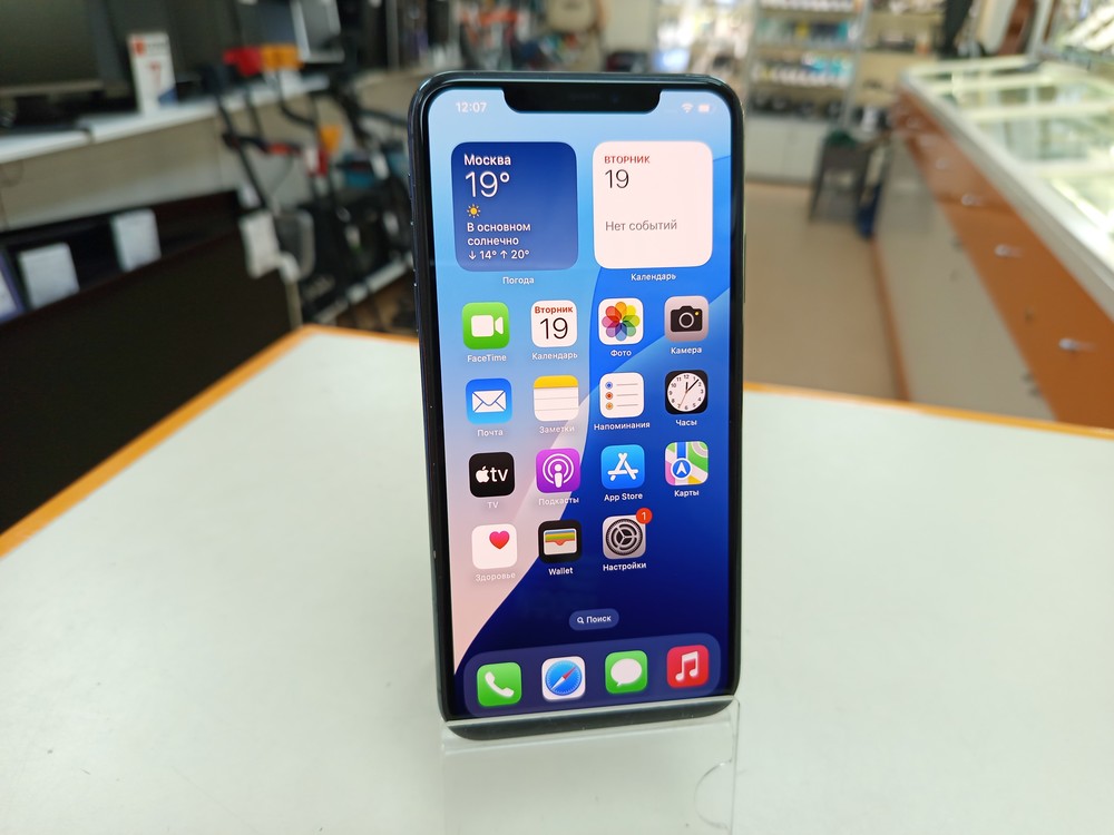Смартфон Apple iPhone 11 Pro Max 64Gb