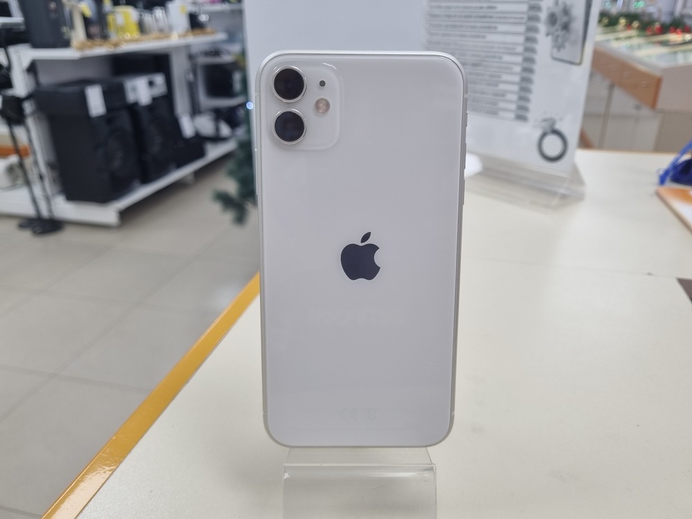 Смартфон Apple iPhone 11 64Gb