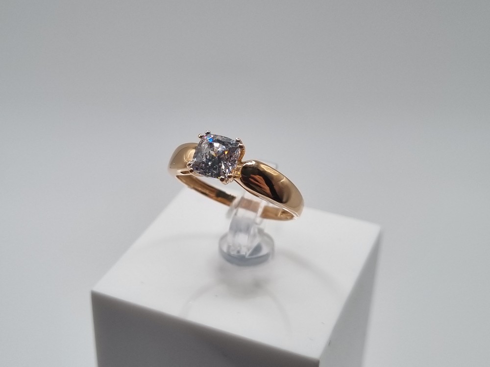 КОЛКМ585 КОЛЬЦО С КАМНЕМ (Au 585)