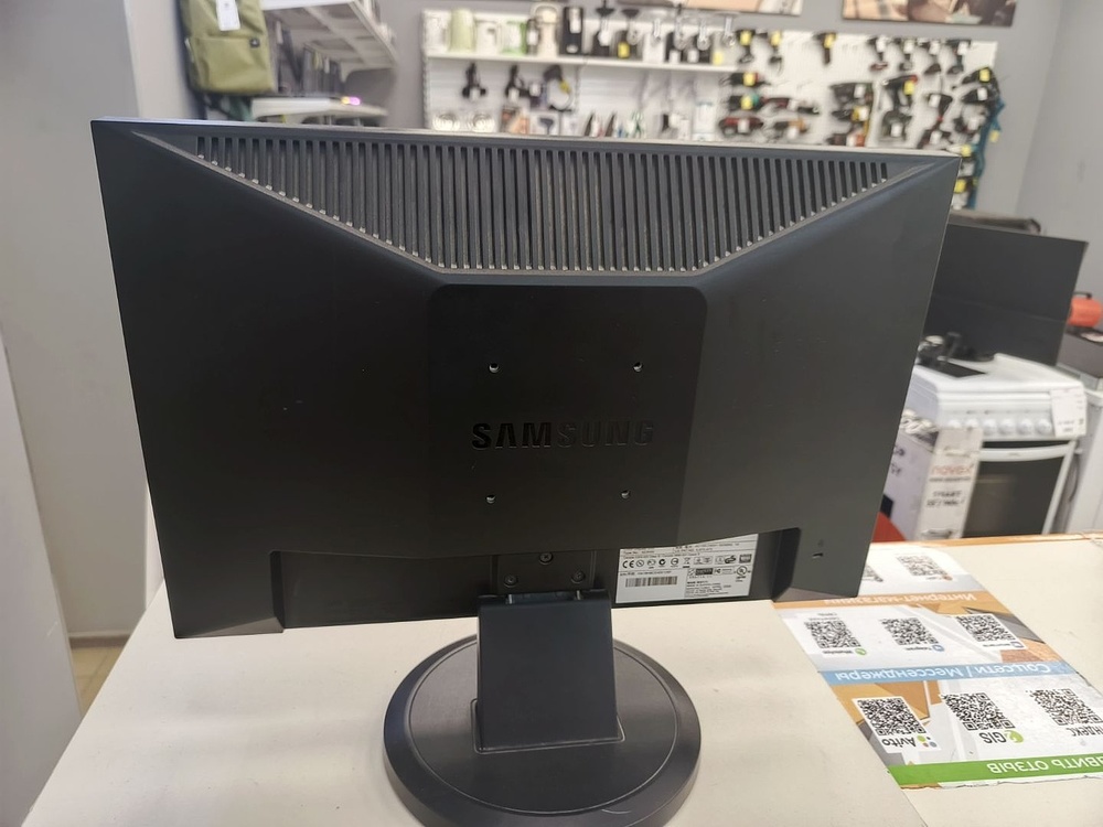 Монитор Samsung 923NW