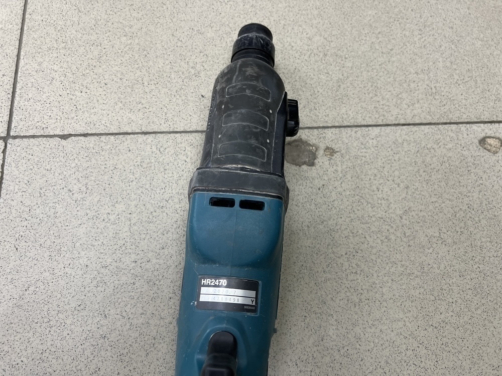 Перфоратор Makita HR2470