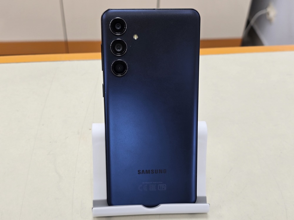 Смартфон Samsung Galaxy M55 8/256