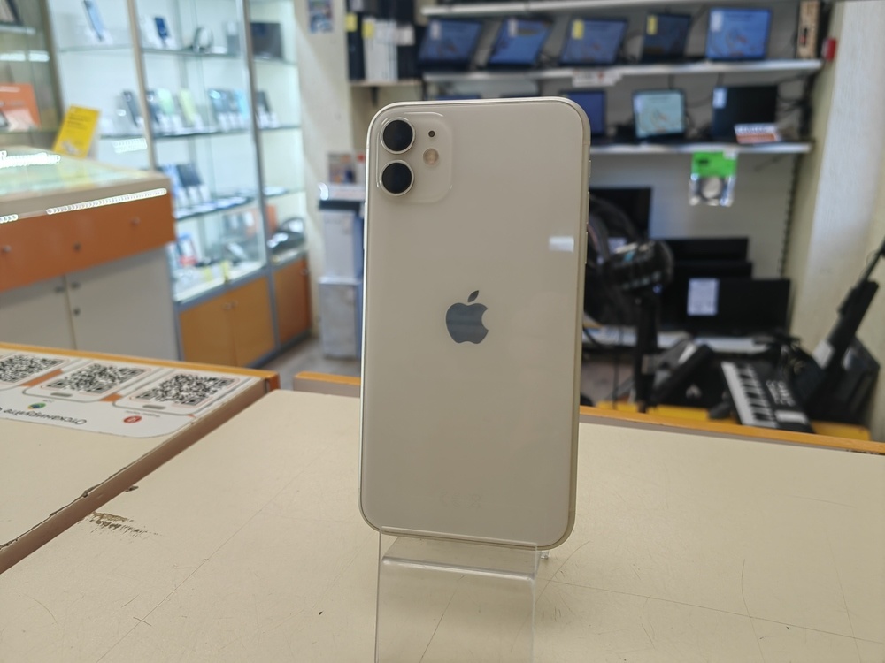 Смартфон Apple iPhone 11 64Gb