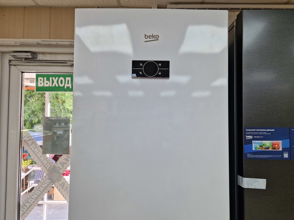 Холодильник Beko B3DRCNK402HXBR