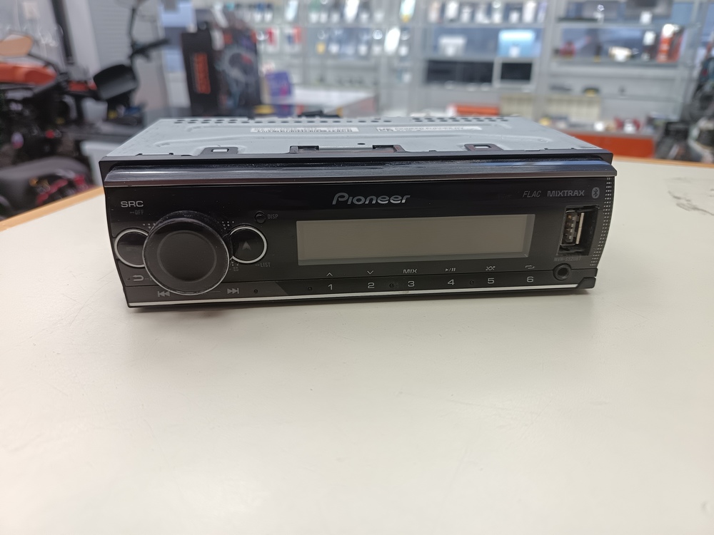 Автомагнитола Pioneer MVH-S520BT