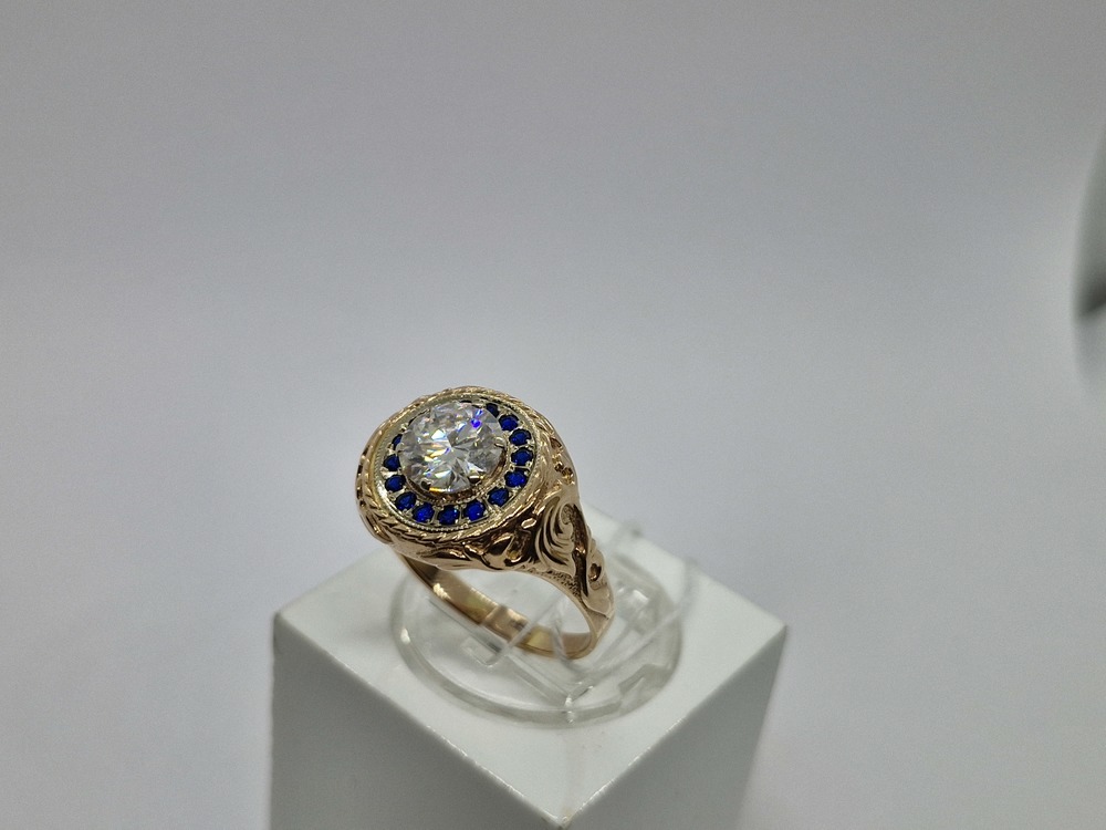 КОЛКМИ585 КОЛЬЦО С КАМНЯМИ (Au 585)