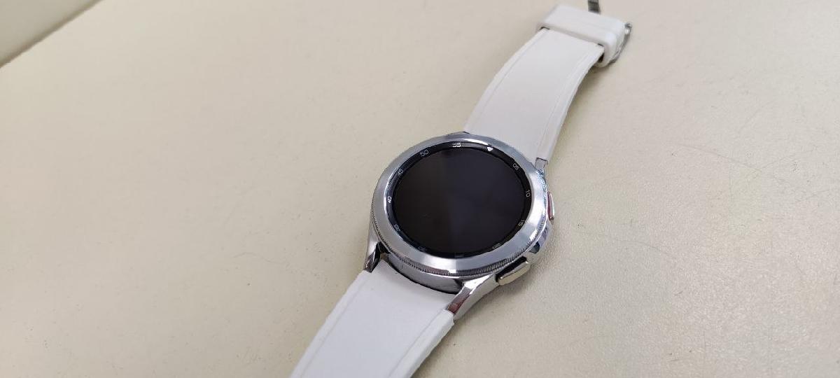 Смарт-часы Samsung Galaxy Watch 4 40mm
