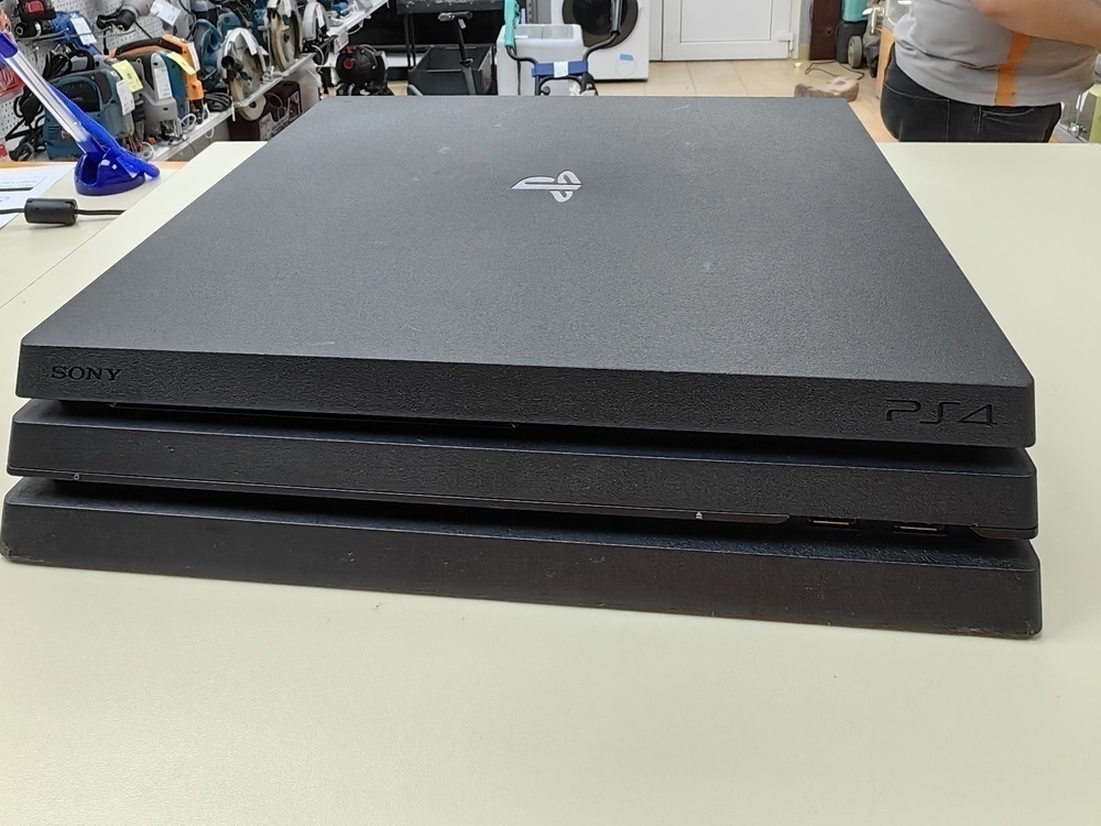 Игровая приставка PlayStation 4 Pro 1Tb Игровая приставка PlayStation 4 Pro 1Tb