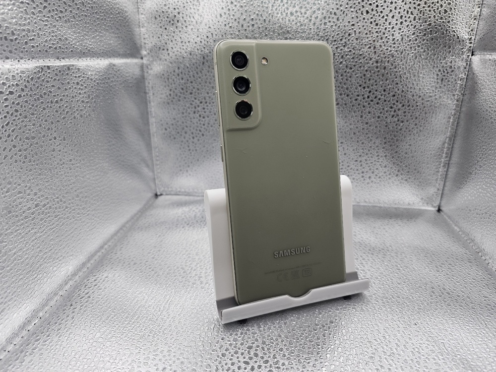 Смартфон Samsung Galaxy S21 FE 6/128