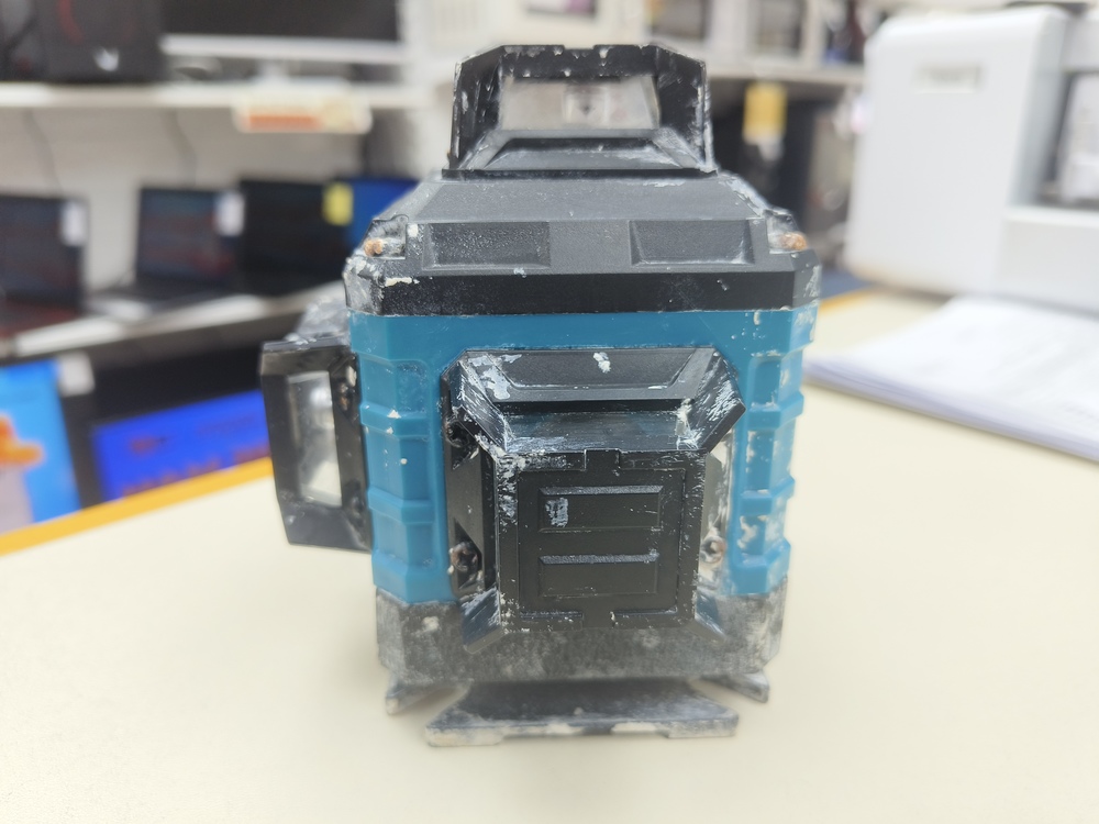 Нивелир Makita SK102Z