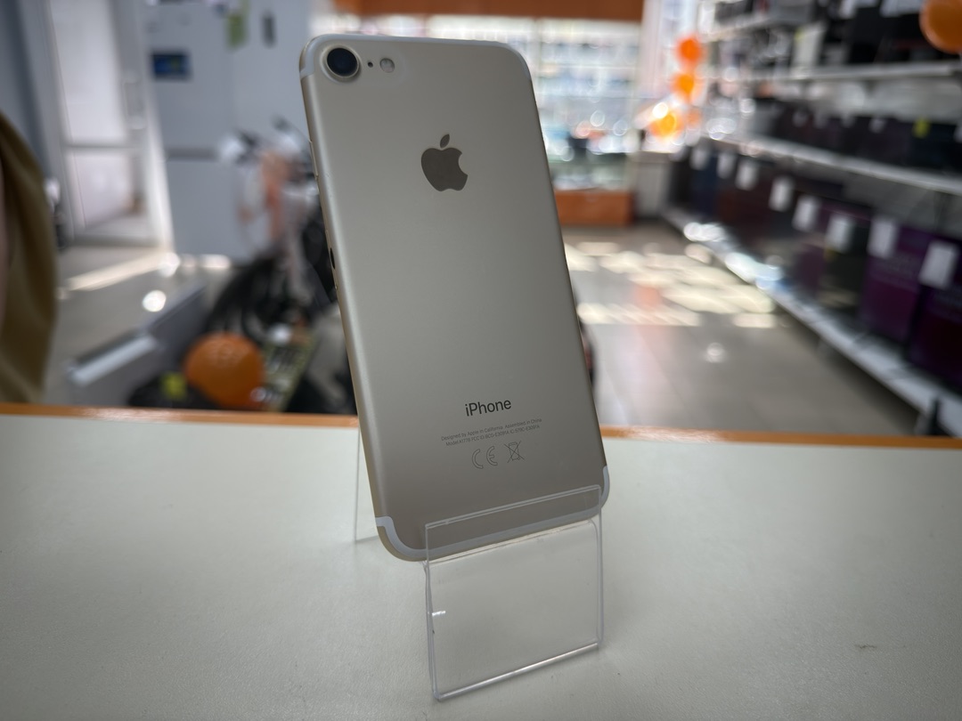 Смартфон Apple iPhone 7 128Gb
