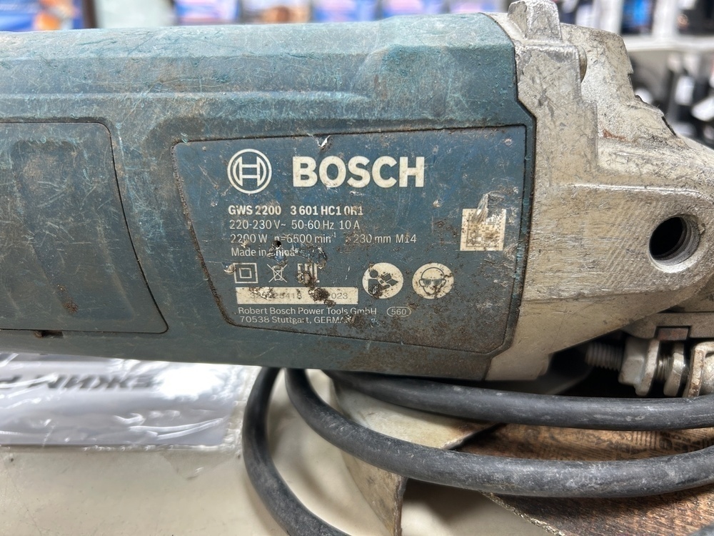 Угловая шлифмашина Bosch GWS-2200;